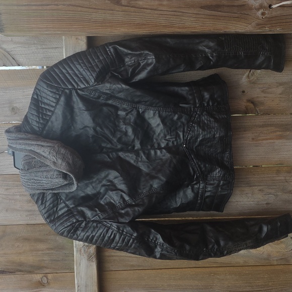 Women's Faux Leather Jacket - Picture 5 of 5